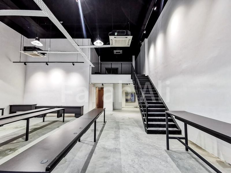 Light Industrial (B1) for Sale: Central-Link - Image 3