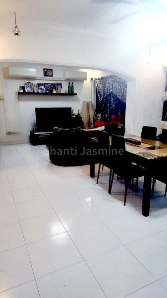 4 Room (4A) HDB for Sale in 965 Hougang Avenue 9 - Image 3