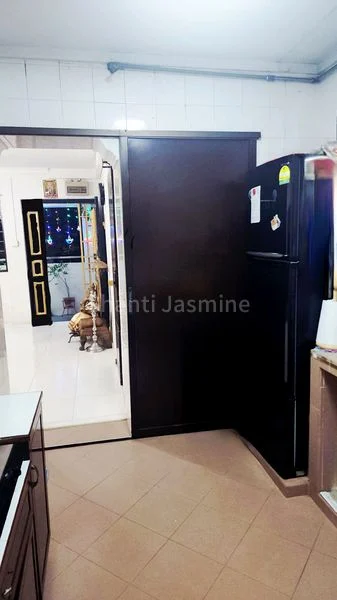 4 Room (4A) HDB for Sale in 965 Hougang Avenue 9 - Image 4