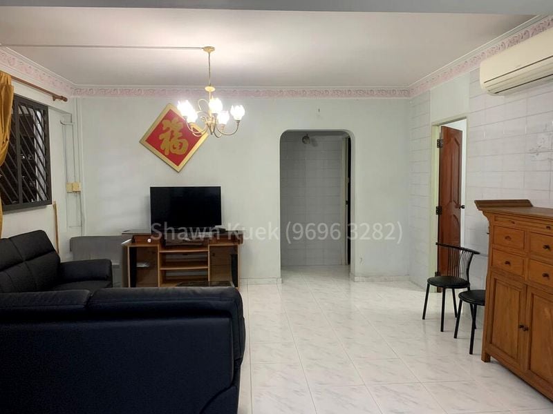 4 Room (4STD) HDB for Rent in  876 Tampines Street 84 - Image 1