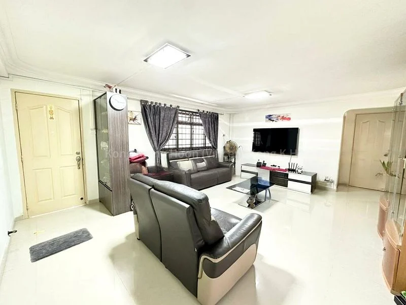 4 Room (4NG) HDB for Sale in  313 Bukit Batok Street 32 - Image 4