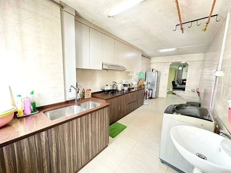 4 Room (4NG) HDB for Sale in  313 Bukit Batok Street 32 - Image 12