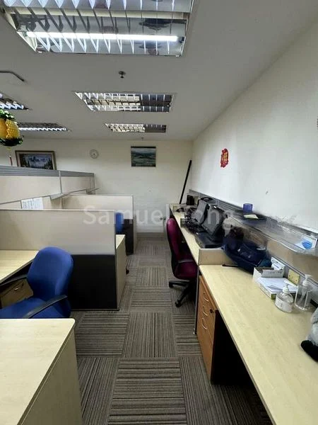 Light Industrial (B1) for Rent: Vertex, 8 Pioneer Road, 2,800 sqft Workshop - Image 5