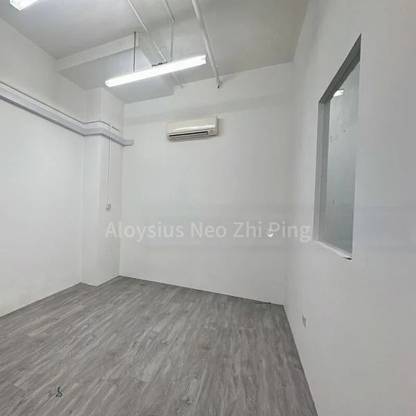 Light Industrial (B1) for Rent: Woodlands 11 - Image 3