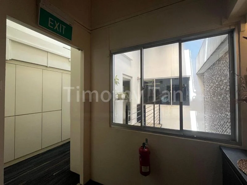 Other Retail for Rent: 2nd Floor Commercial Shop Near Maxwell MRT - Image 3