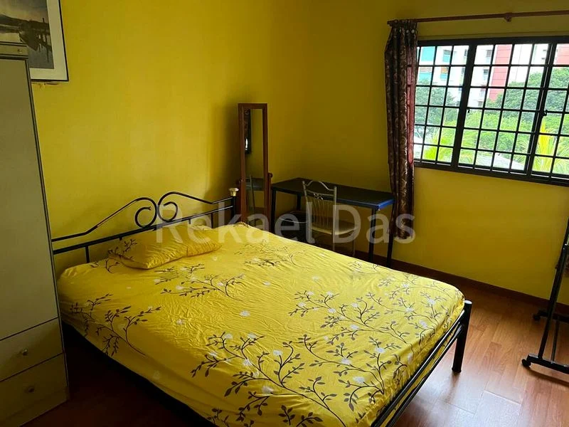 Common Room (HDB) for Rent in 216 Yishun Street 21 - Image 3