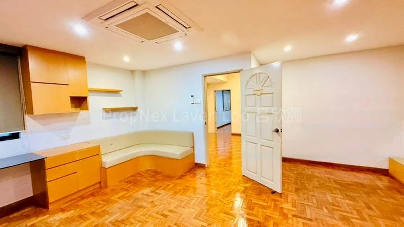 5 Bed Corner Terrace (Landed) for Rent in  Parryville - Image 1