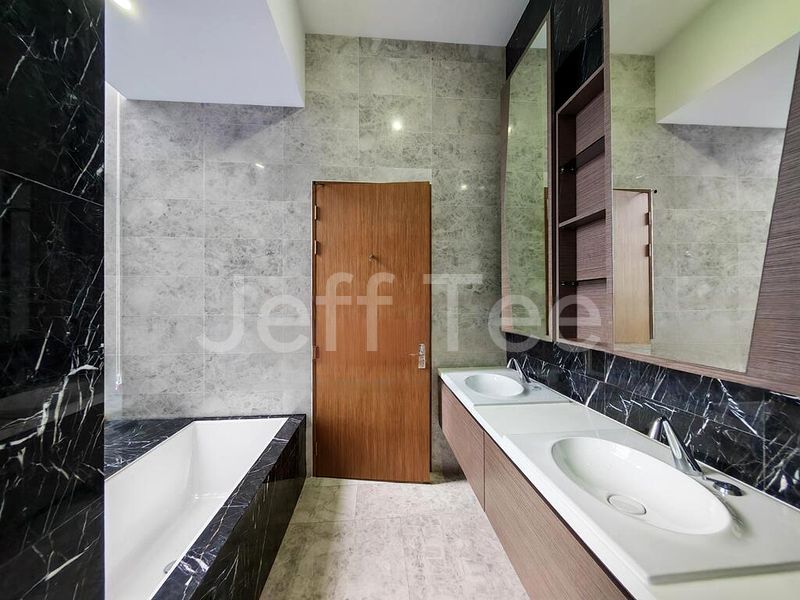 5 Bed Condo for Rent in  UIC Building - Image 8
