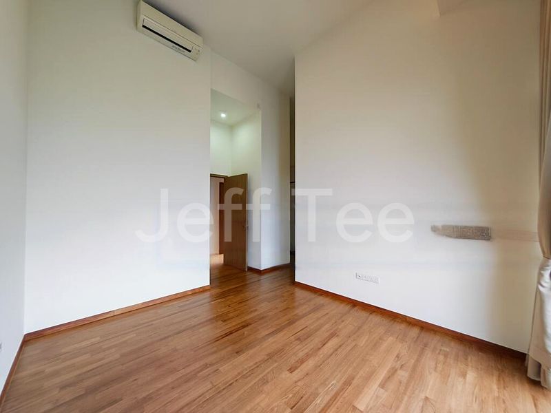 5 Bed Condo for Rent in  UIC Building - Image 13