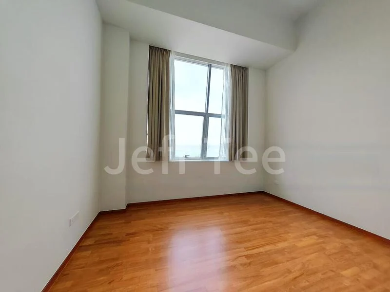 5 Bed Condo for Rent in  UIC Building - Image 11