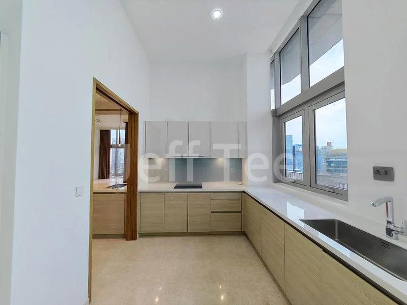 5 Bed Condo for Rent in  UIC Building - Image 14