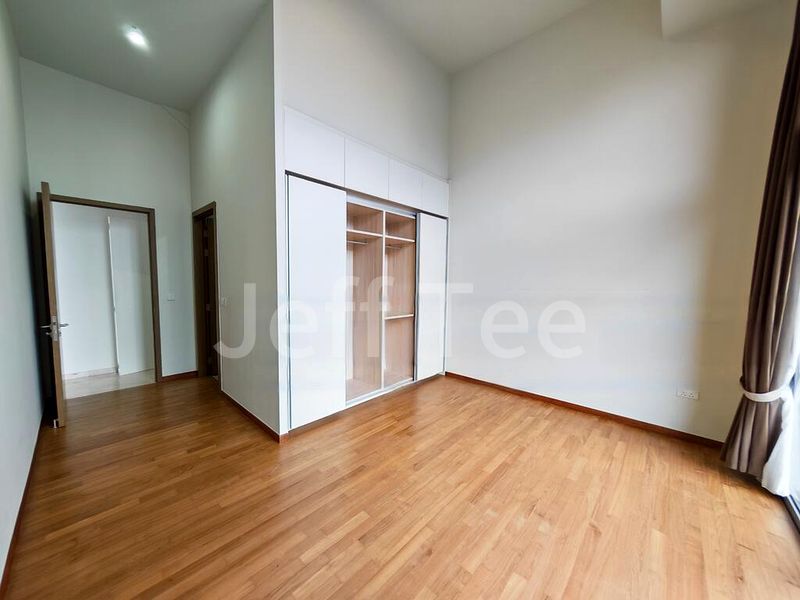 5 Bed Condo for Rent in  UIC Building - Image 7