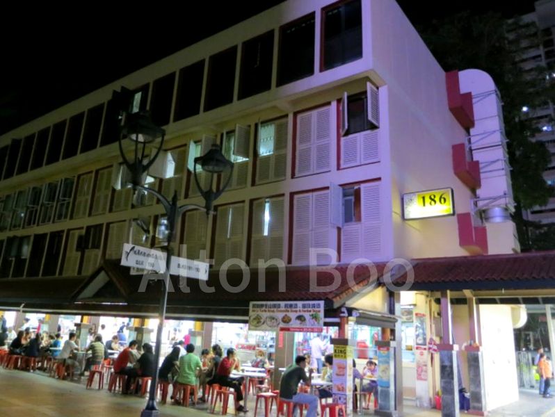 Other Retail for Sale: 186 Toa Payoh Central Shop - Image 1