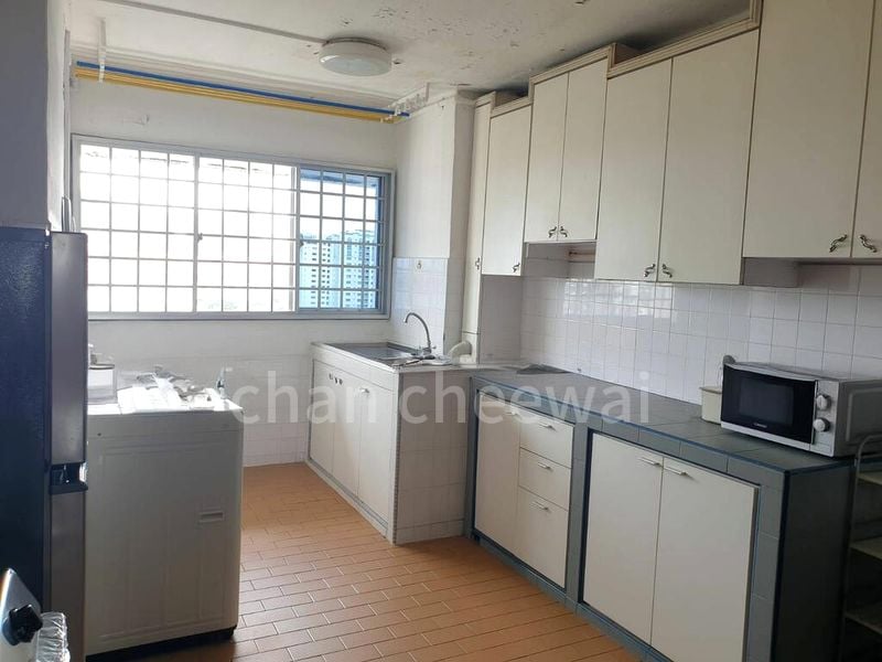 3 Room (3S) HDB for Rent in 403 Sin Ming Avenue - Image 2