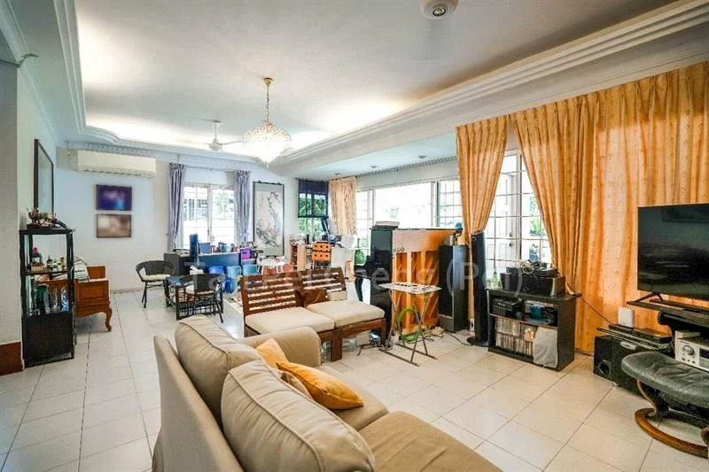 4 Bed Semi-Detached House (Landed) for Sale in  Picardy Gardens - Image 2