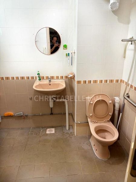 Common Room (HDB) for Rent in  77 Marine Drive - Image 3