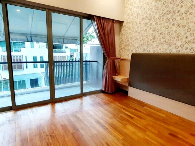 5 Bed Semi-Detached House (Landed) for Sale in  Espana - Image 4