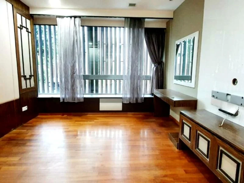 5 Bed Semi-Detached House (Landed) for Sale in  Espana - Image 7