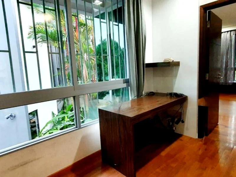 5 Bed Semi-Detached House (Landed) for Sale in  Espana - Image 8