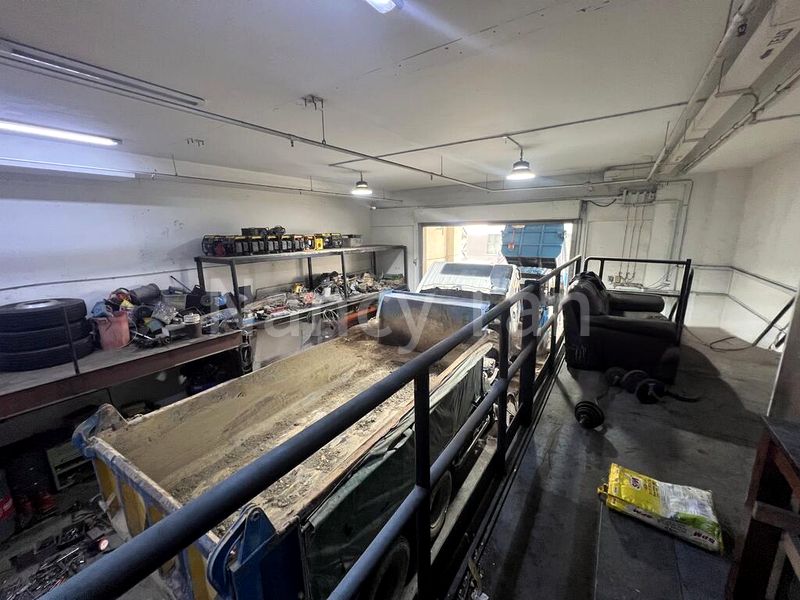 West Star: Factory / Workshop (B2) for Sale, 1,500 Sq Ft, London, E16 - Image 2