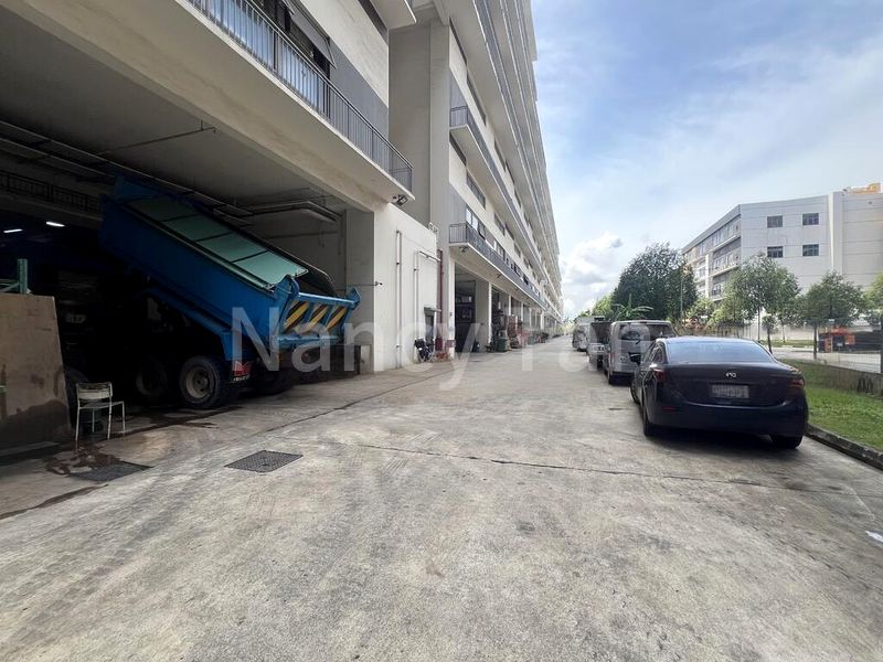 West Star: Factory / Workshop (B2) for Sale, 1,500 Sq Ft, London, E16 - Image 6