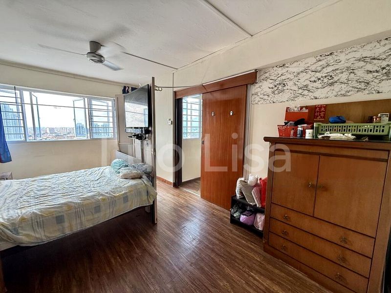 5 Room (5I) HDB for Sale in  437 Ang Mo Kio Avenue 10 - Image 4