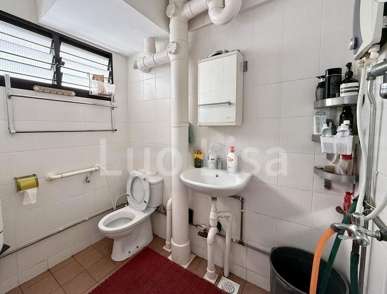 5 Room (5I) HDB for Sale in  437 Ang Mo Kio Avenue 10 - Image 1