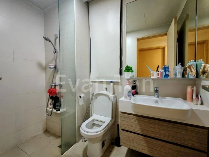 Room (Condo) for Rent in The Luxurie - Image 5