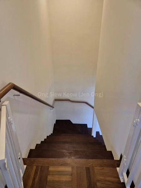 4 Bed Condo for Rent in  Holland Tower - Image 13