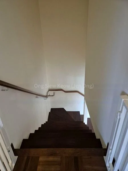 4 Bed Condo for Rent in  Holland Tower - Image 12