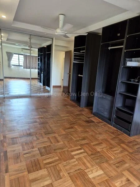 4 Bed Condo for Rent in  Holland Tower - Image 16