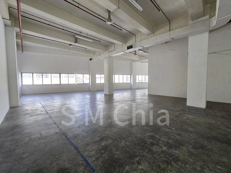 Light Industrial (B1) for Rent: L&Y Building - Image 3
