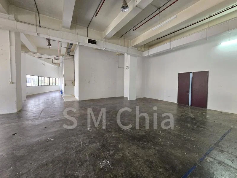 Light Industrial (B1) for Rent: L&Y Building - Image 2