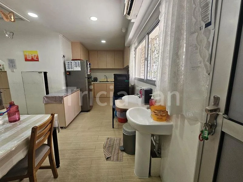 Office for Sale: Boon Liew Building - Image 2