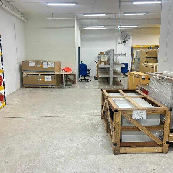 Light Industrial (B1) for Rent: Techplace II - Image 8