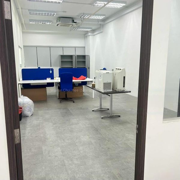 Light Industrial (B1) for Rent: Techplace II - Image 9