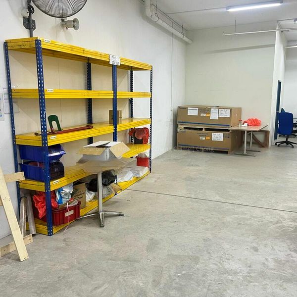 Light Industrial (B1) for Rent: Techplace II - Image 7