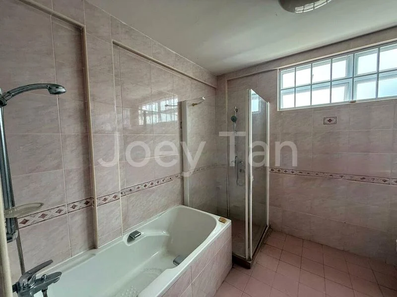 6 Bed Corner Terrace (Landed) for Sale in Golden Hill Estate - Image 6