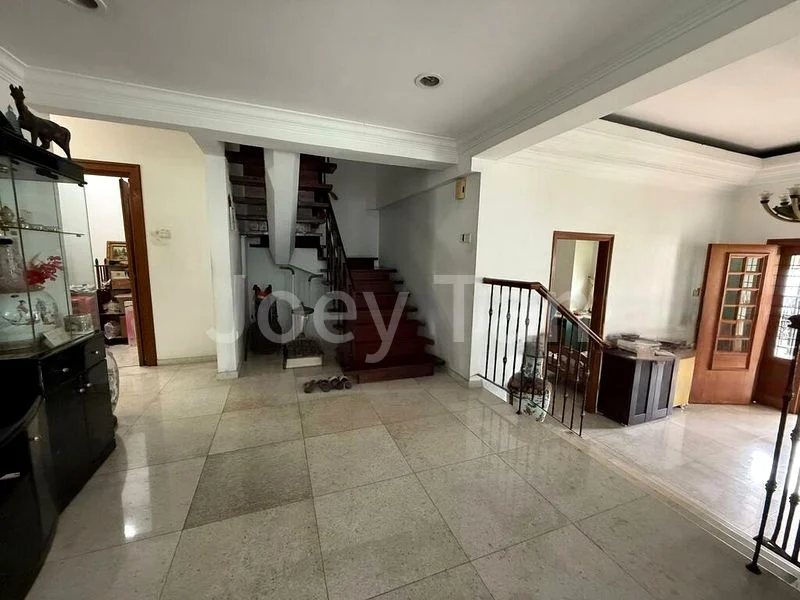 6 Bed Corner Terrace (Landed) for Sale in Golden Hill Estate - Image 4
