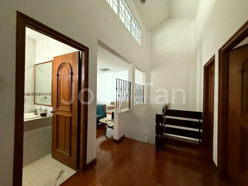 6 Bed Corner Terrace (Landed) for Sale in Golden Hill Estate - Image 2