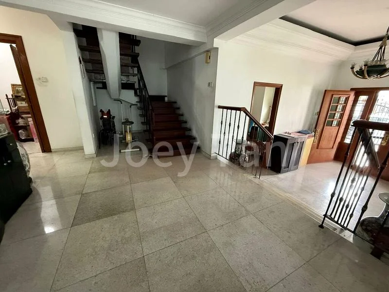 6 Bed Corner Terrace (Landed) for Sale in Golden Hill Estate - Image 5