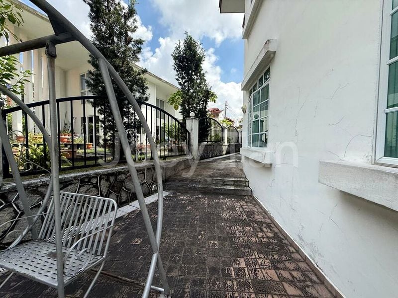 6 Bed Corner Terrace (Landed) for Sale in Golden Hill Estate - Image 16