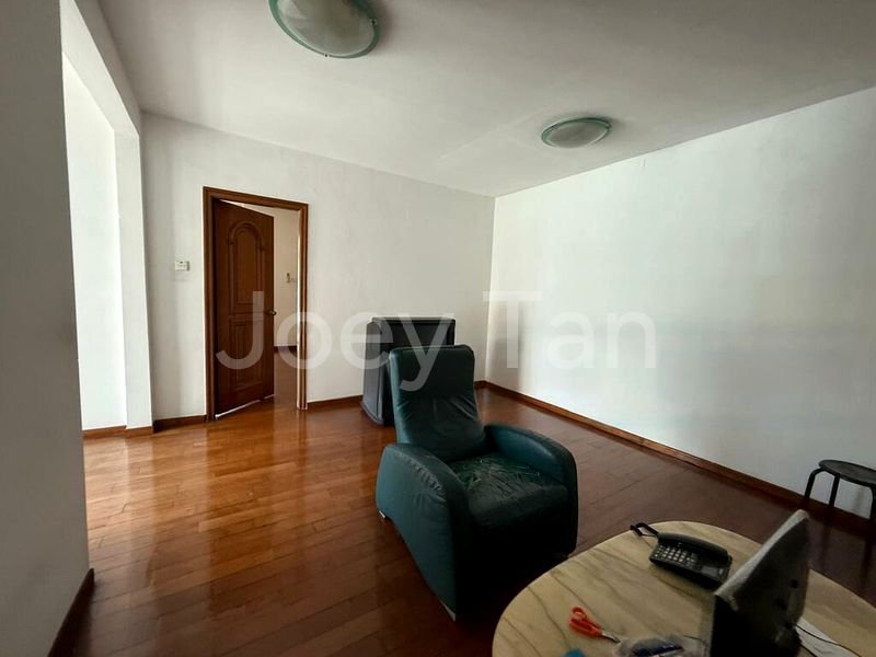 6 Bed Corner Terrace (Landed) for Sale in Golden Hill Estate - Image 11