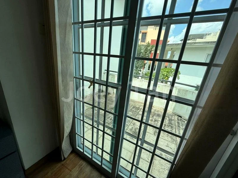 6 Bed Corner Terrace (Landed) for Sale in Golden Hill Estate - Image 8