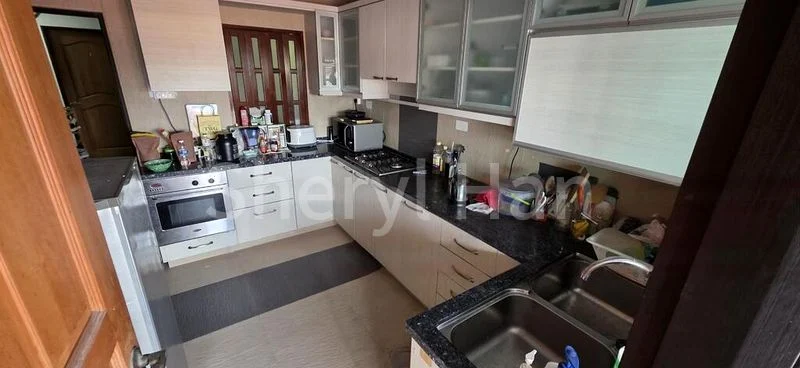 Common Room (Condo) for Rent in  Sixth Avenue Centre - Image 4