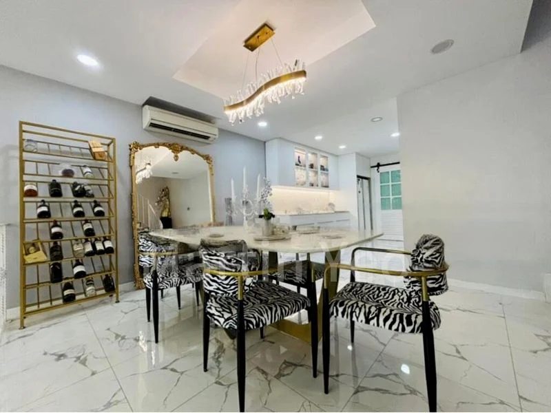 4 Bed Terraced House (Landed) for Sale in St Nicholas View - Image 1