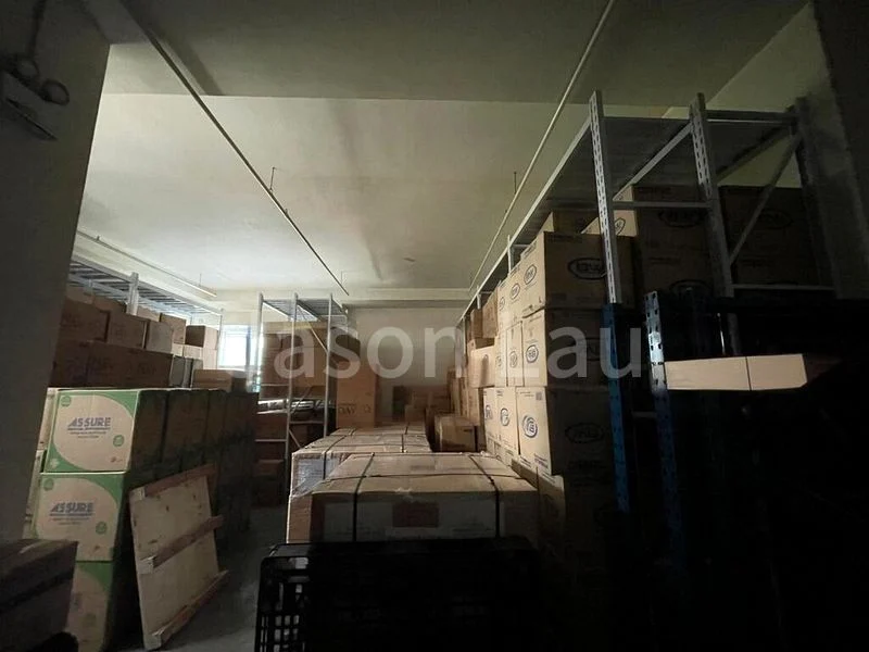 Light Industrial (B1) for Rent: Midview Building - Image 3