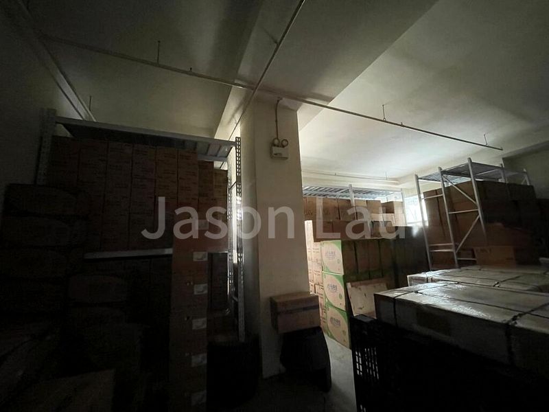 Light Industrial (B1) for Rent: Midview Building - Image 2