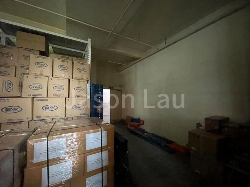 Light Industrial (B1) for Rent: Midview Building - Image 7