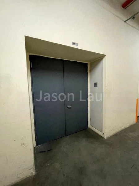 Light Industrial (B1) for Rent: Midview Building - Image 5